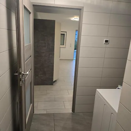 Klimatisierte Moderne Einzimmerwohnung In * 말베르크